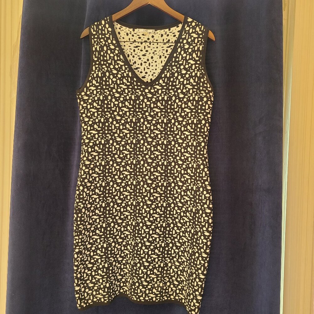 Sioni Knit Black and White Geometric Print Bodycon Dress Size L